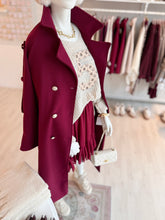 Lade das Bild in den Galerie-Viewer, MANTEL `Fashionista´, burgundy