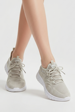 Lade das Bild in den Galerie-Viewer, SNEAKER `Superlight´, taupe