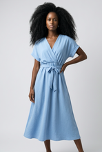 Lade das Bild in den Galerie-Viewer, KLEID `Summerlove´ (Maxi), baby blue