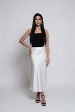 Lade das Bild in den Galerie-Viewer, ROCK Maxi `Silky Waves´, cream