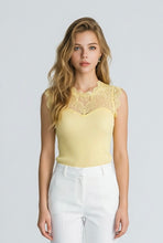 Lade das Bild in den Galerie-Viewer, TOP `Elegant Lace´ (ärmellos), citrus