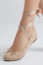 Lade das Bild in den Galerie-Viewer, BALLERINA `Wrapped´, beige
