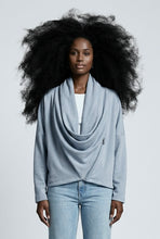 Lade das Bild in den Galerie-Viewer, JACKE `Suede´, baby blue