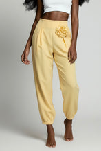 Lade das Bild in den Galerie-Viewer, HOSE `Flower´, citrus