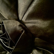 Lade das Bild in den Galerie-Viewer, TOP `Couture Camelia´, schwarz