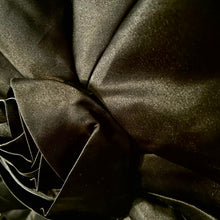 Lade das Bild in den Galerie-Viewer, TOP `Couture Camelia´, schwarz