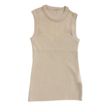 Lade das Bild in den Galerie-Viewer, TOP `Decolleté´ (ärmellos), beige