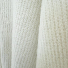 Lade das Bild in den Galerie-Viewer, CARDIGAN `Sweet & Classy´, crème