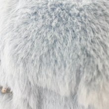 Lade das Bild in den Galerie-Viewer, TASCHE `Kuddly´, pastellblau