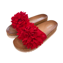 Lade das Bild in den Galerie-Viewer, PANTOLETTE `Flower´, rot