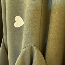 Lade das Bild in den Galerie-Viewer, ROCK Volants (Hearts), oliv