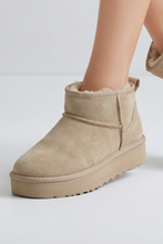 Lade das Bild in den Galerie-Viewer, BOOTS `Plateau´, chocolate
