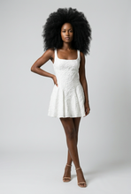 Lade das Bild in den Galerie-Viewer, KLEID `Fashionista´ (Mini), weiß