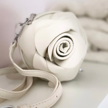 Lade das Bild in den Galerie-Viewer, TASCHE Minibag `Coco´, crème