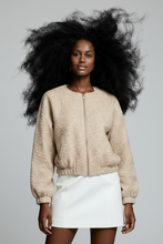 Lade das Bild in den Galerie-Viewer, JACKE `Parisienne´, taupe