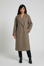 Lade das Bild in den Galerie-Viewer, MANTEL `Parisian Chic´, mousse