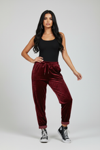 Lade das Bild in den Galerie-Viewer, HOSE `Cozy´, burgundy