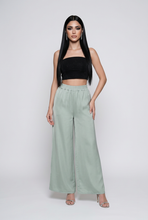 Lade das Bild in den Galerie-Viewer, HOSE `Sporty & Classy´, mint