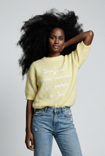 Lade das Bild in den Galerie-Viewer, PULLOVER `Bonjour´, citrus