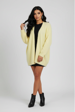 Lade das Bild in den Galerie-Viewer, CARDIGAN `Cloud´, soft citrus