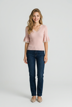 Lade das Bild in den Galerie-Viewer, TOP `Lace Details´ (V-Ausschnitt), soft rose