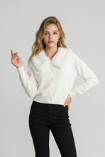 Lade das Bild in den Galerie-Viewer, CARDIGAN `Cuddly´, weiß