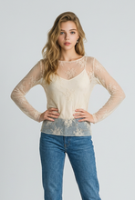 Lade das Bild in den Galerie-Viewer, TOP `Elegant Lace´, beige