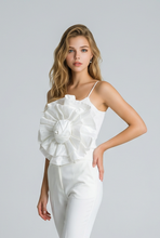 Lade das Bild in den Galerie-Viewer, TOP `So Couture Camelia´, weiß