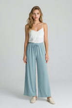Lade das Bild in den Galerie-Viewer, HOSE `Summertime´, dusty mint