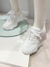 Lade das Bild in den Galerie-Viewer, SNEAKER `Fashionista´, weiß