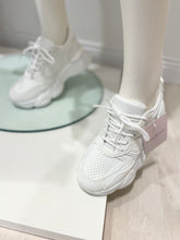 Lade das Bild in den Galerie-Viewer, SNEAKER `Fashionista´, weiß