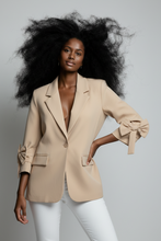Lade das Bild in den Galerie-Viewer, BLAZER `Bow´, beige