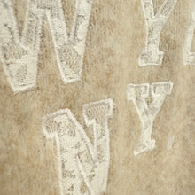 Lade das Bild in den Galerie-Viewer, PULLOVER `New York (Lace)´, beige-weiß
