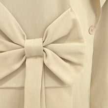 Lade das Bild in den Galerie-Viewer, BLAZER `Bow´, beige