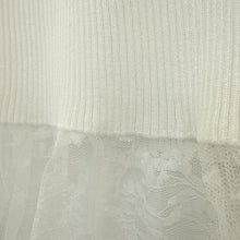 Lade das Bild in den Galerie-Viewer, TOP `Lace Details´ (Schößchen), weiß