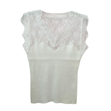 Lade das Bild in den Galerie-Viewer, TOP `Elegant Lace´ (ärmellos), weiß