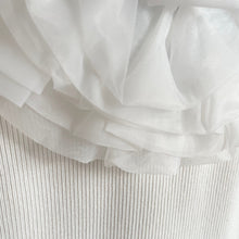 Lade das Bild in den Galerie-Viewer, KLEID `Couture Camelia´, crèmeweiß