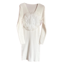 Lade das Bild in den Galerie-Viewer, KLEID `Couture Camelia´, crèmeweiß