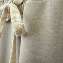 Lade das Bild in den Galerie-Viewer, HOSE `Sporty & Elegant´, taupe