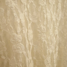 Lade das Bild in den Galerie-Viewer, TOP `Lace Rose´, crème