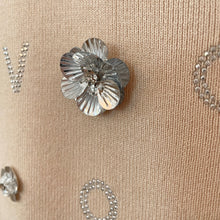 Lade das Bild in den Galerie-Viewer, TOP `Couture Flowers´ (ärmellos), caramel-silber