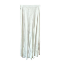 Lade das Bild in den Galerie-Viewer, ROCK Maxi `Silky Waves´, cream