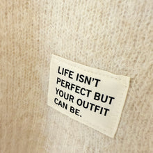 Lade das Bild in den Galerie-Viewer, PULLOVER `Life isn` t perfect´, crème