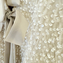 Lade das Bild in den Galerie-Viewer, TOP `Glammy with Bows´, crème