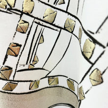 Lade das Bild in den Galerie-Viewer, T-SHIRT `Stilettos´, weiß-gold