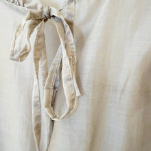 Lade das Bild in den Galerie-Viewer, BLUSE `Light´, cappuccino