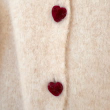 Lade das Bild in den Galerie-Viewer, CARDIGAN `Sweetheart´, beige-burgundy