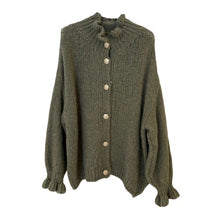 Lade das Bild in den Galerie-Viewer, CARDIGAN `Sweet Ruffles´ (Langarm), khaki