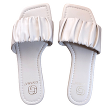 Lade das Bild in den Galerie-Viewer, PANTOLETTE `Fancy´