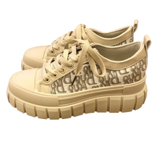 Lade das Bild in den Galerie-Viewer, SNEAKER `Chunky´